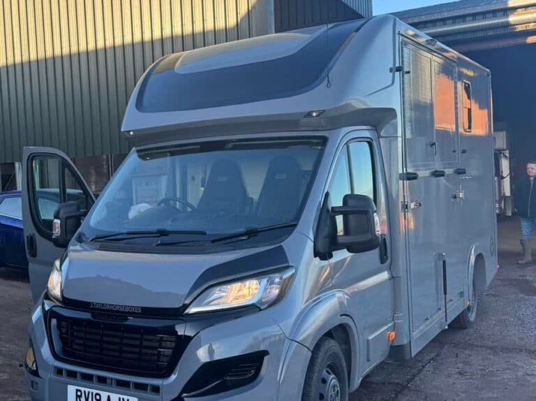 3.5 Tonne J Taylor Horsebox - Image 1
