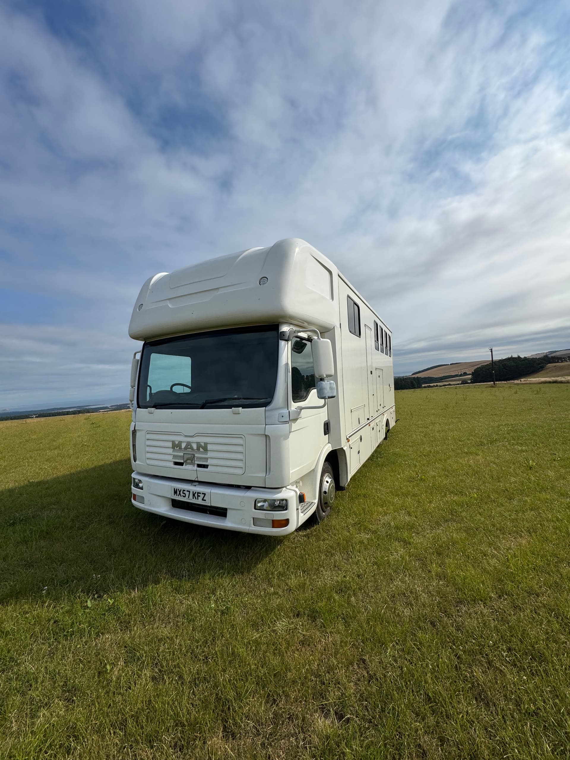 7.5T Horsebox - Image 1